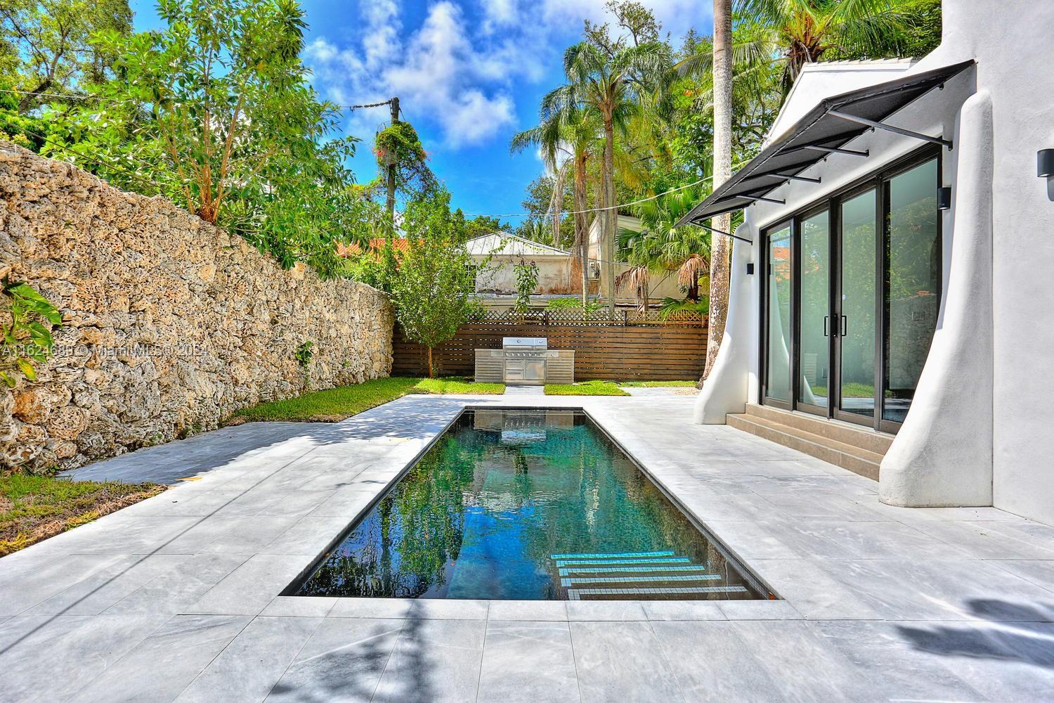 3573 Linden Ln