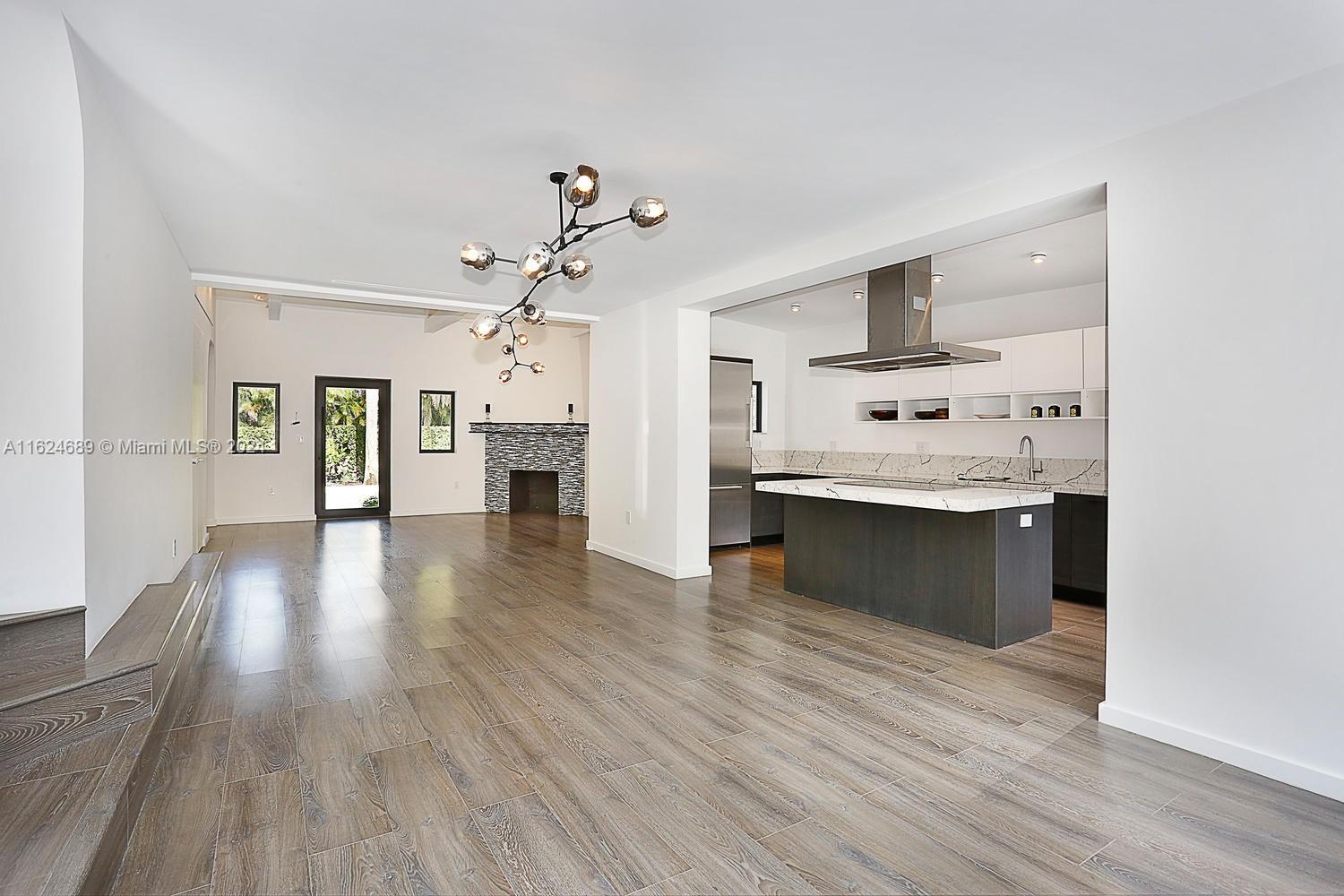 3573 Linden Ln