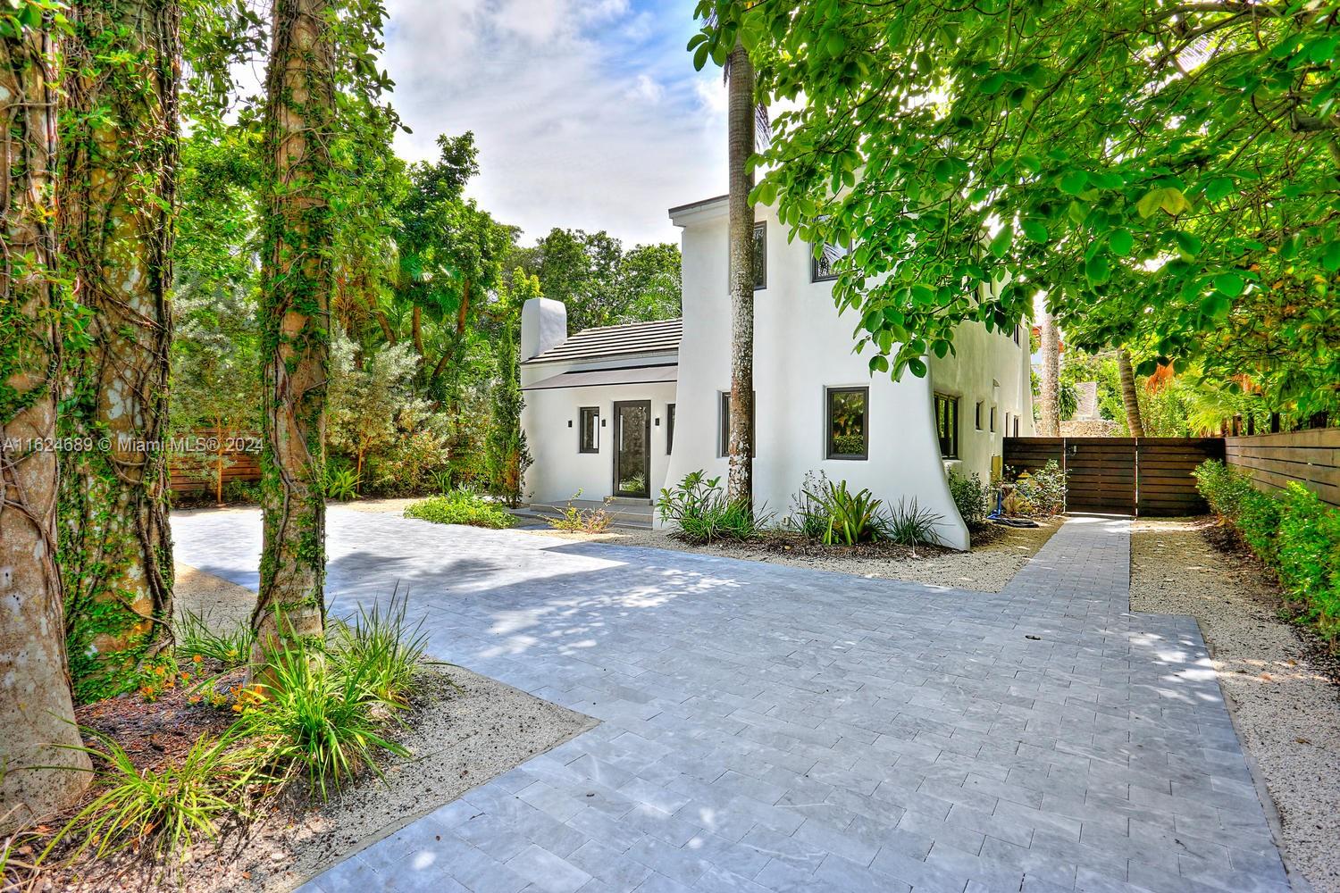 3573 Linden Ln
