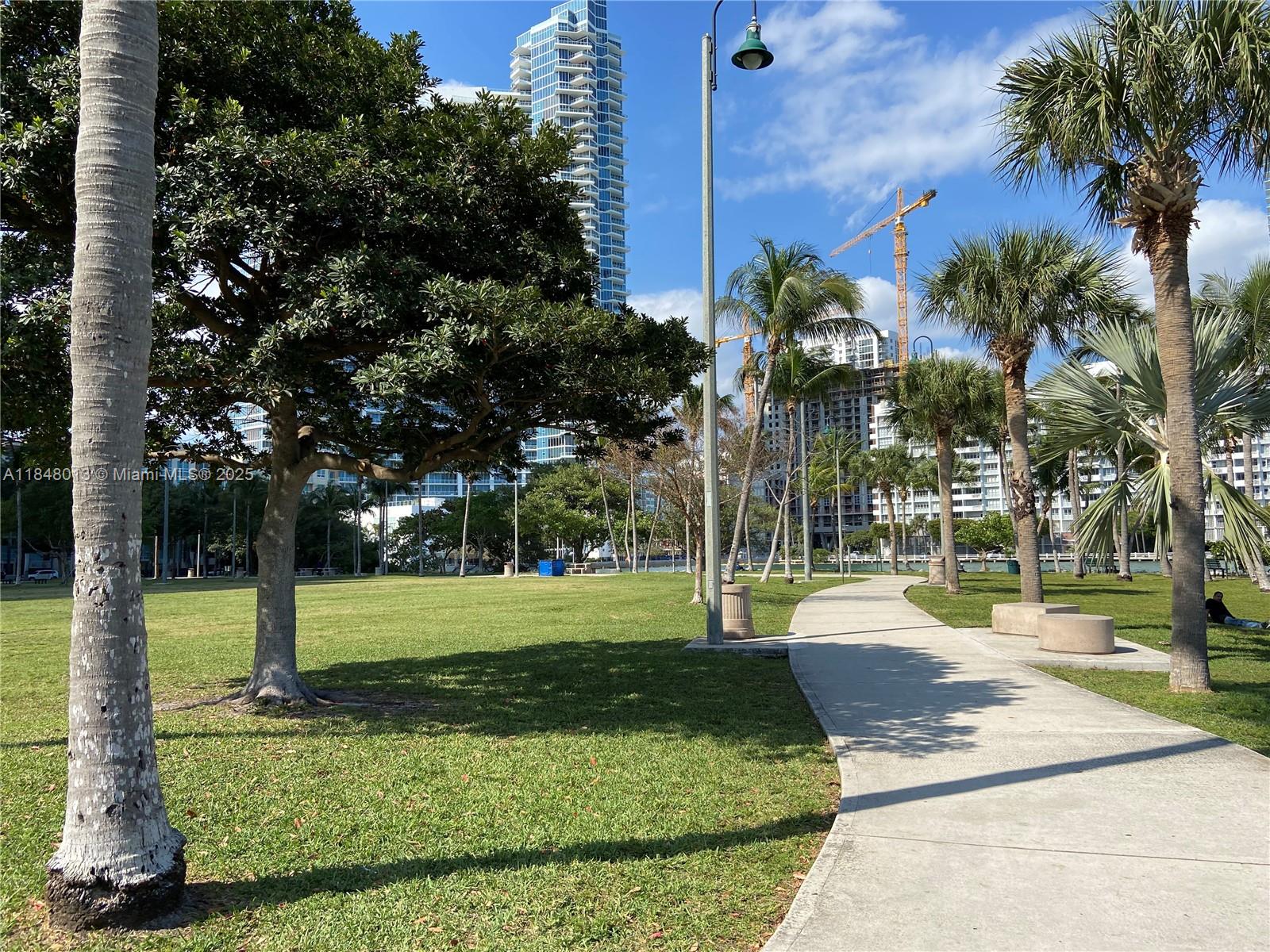 1900 N Bayshore Dr # 4708