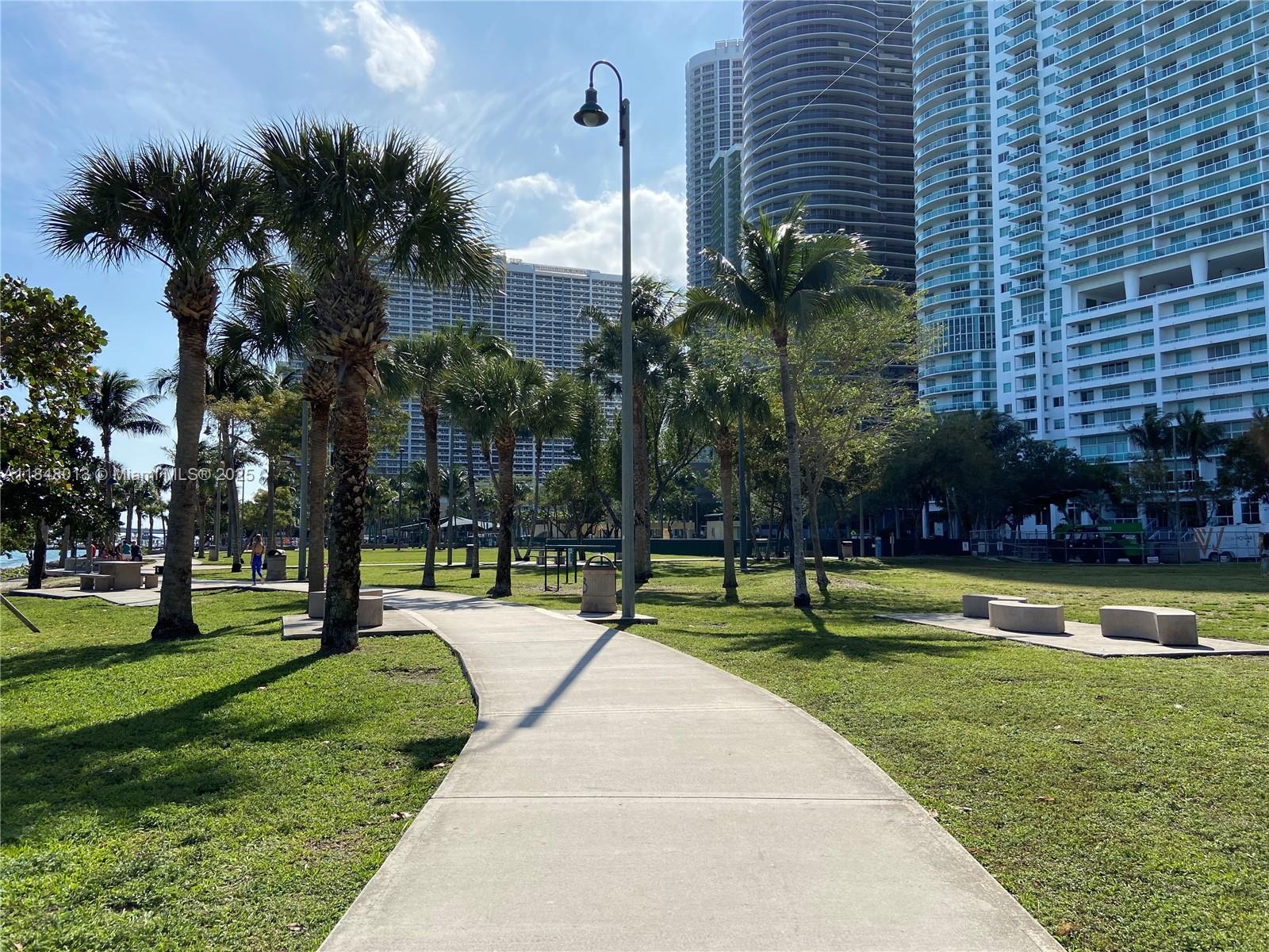 1900 N Bayshore Dr # 4708