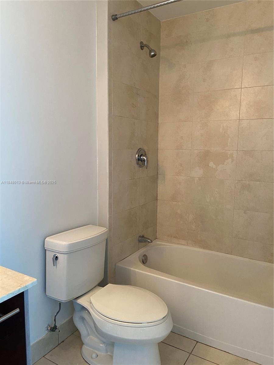 1900 N Bayshore Dr # 4708
