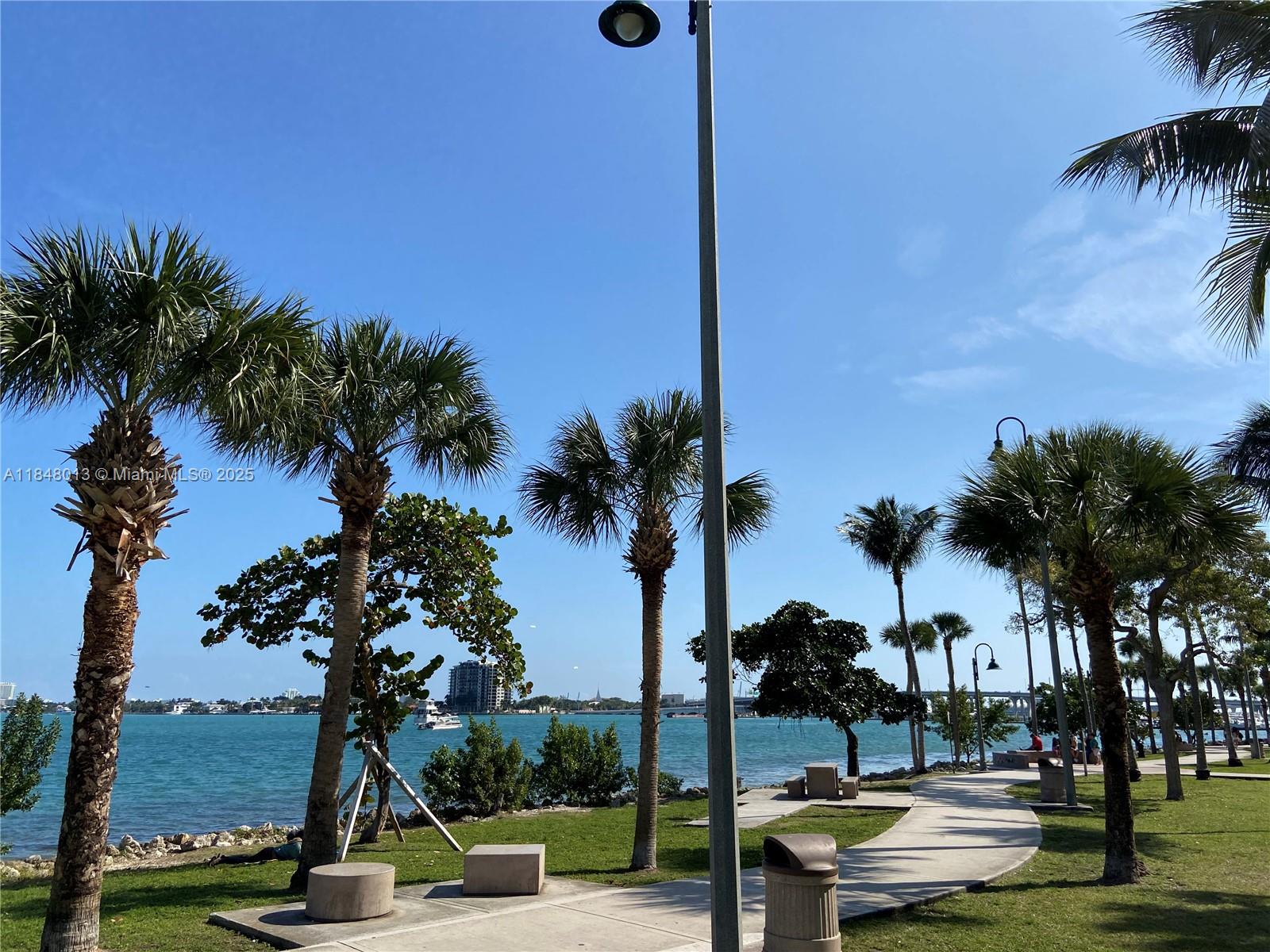 1900 N Bayshore Dr # 4708