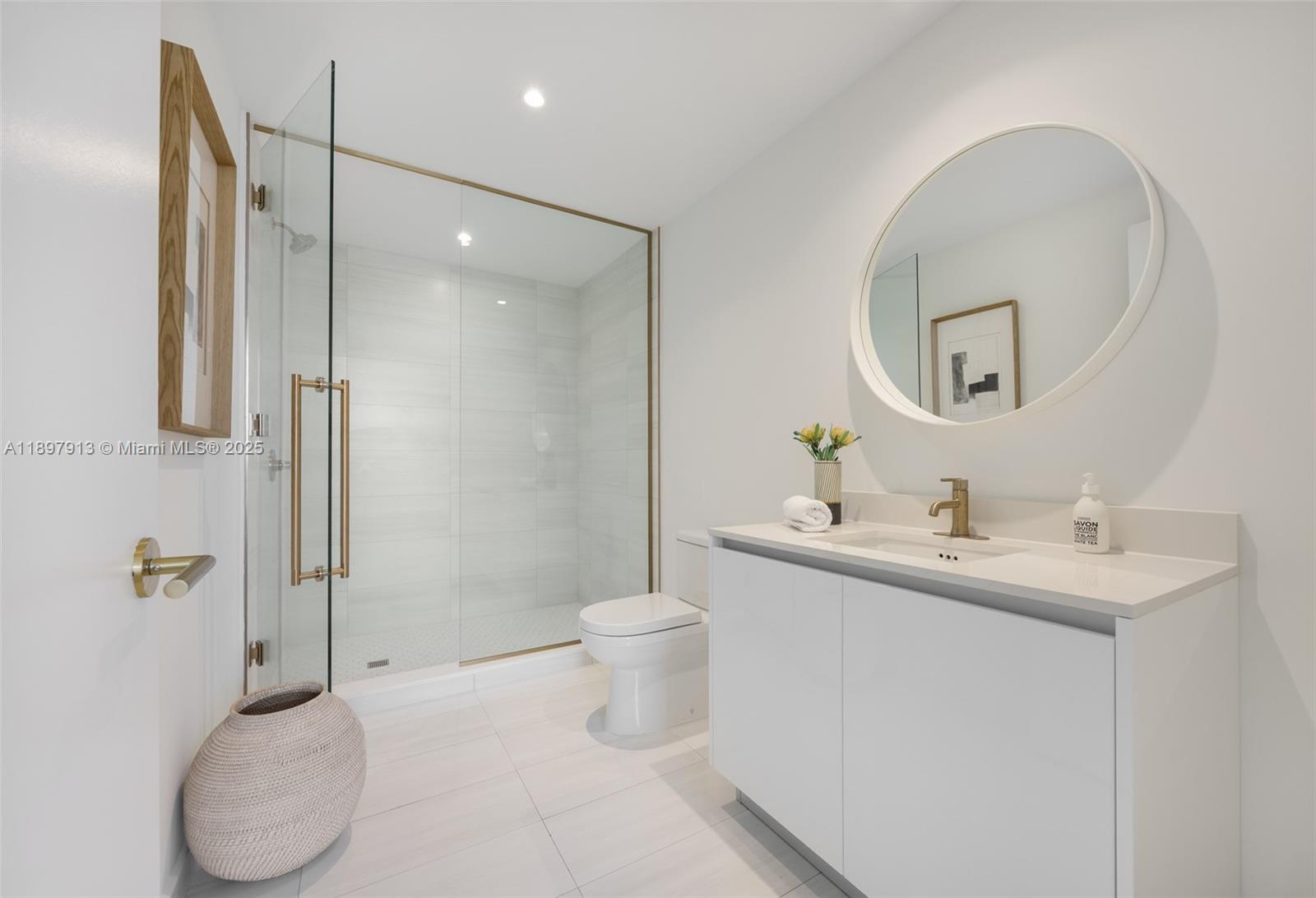 2678 Tigertail Ave # 1706, Coconut Grove Unit: 1706