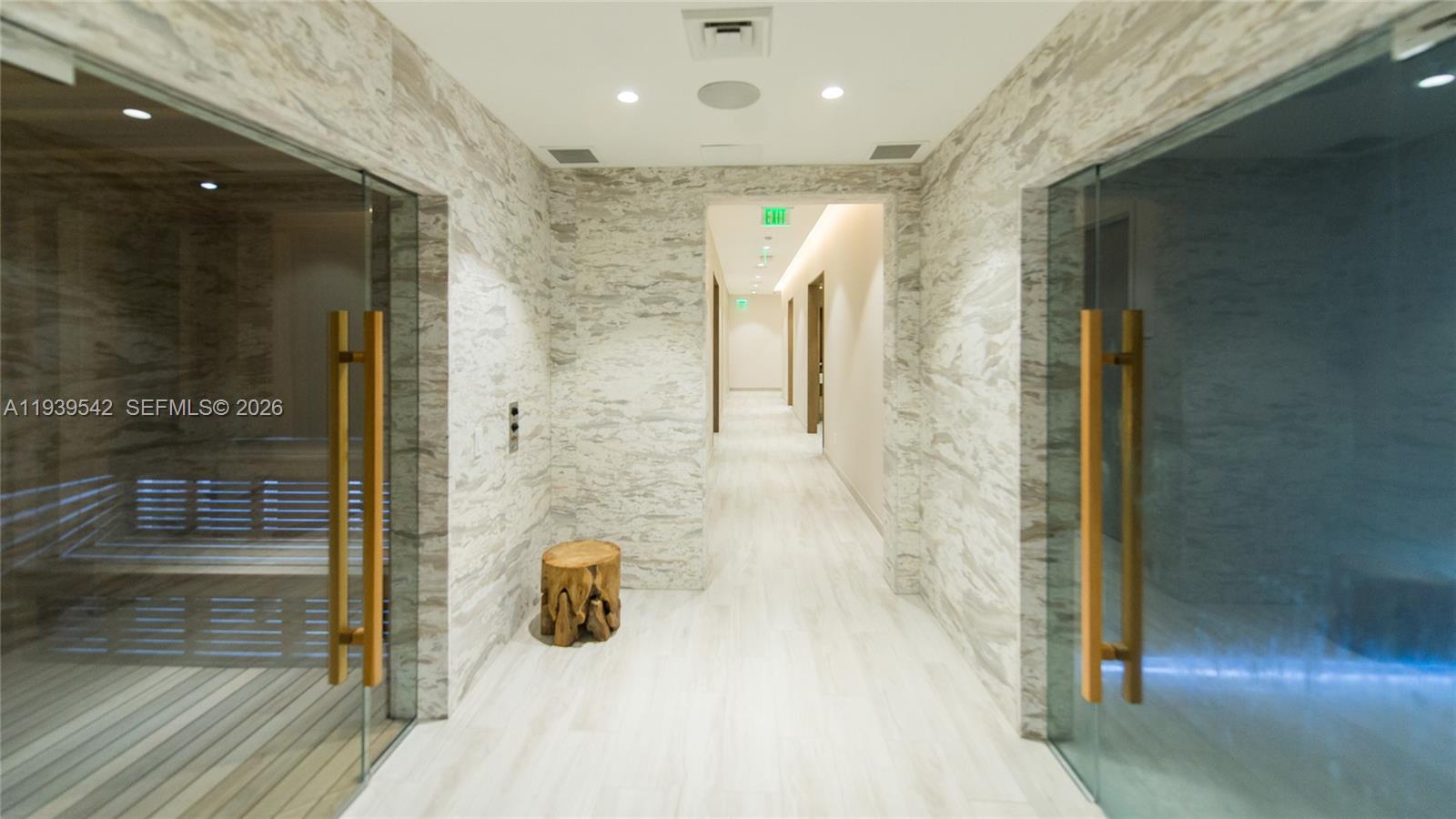 2821 S Bayshore Dr # 19B