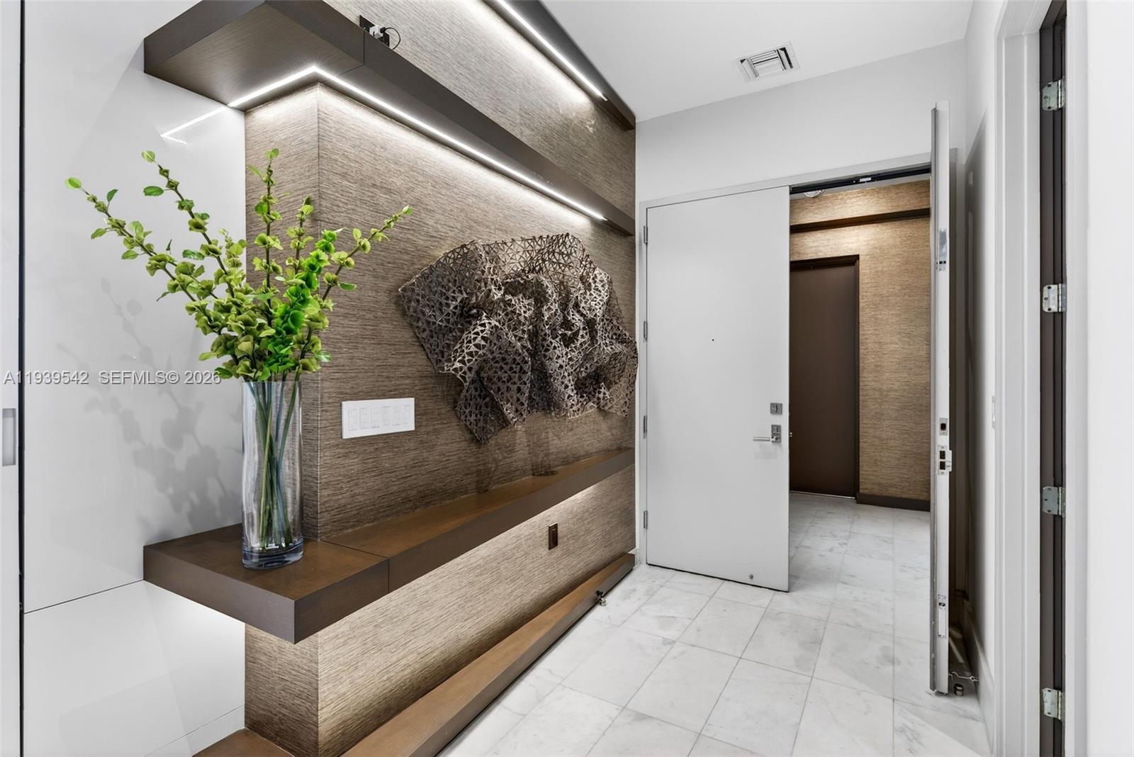 2821 S Bayshore Dr # 19B