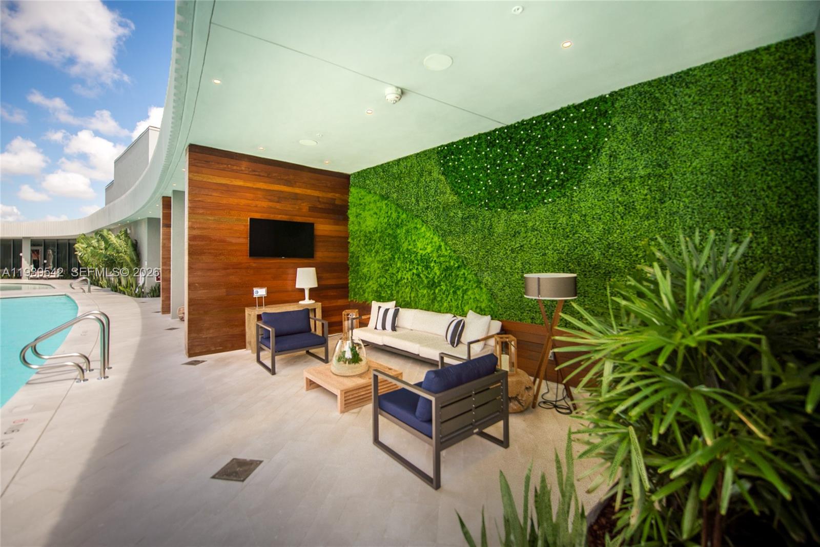 2821 S Bayshore Dr # 19B