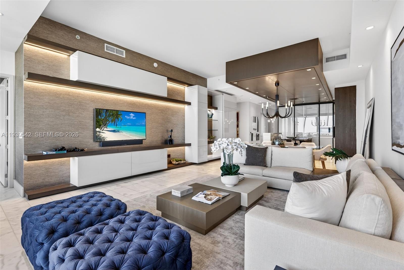 2821 S Bayshore Dr # 19B