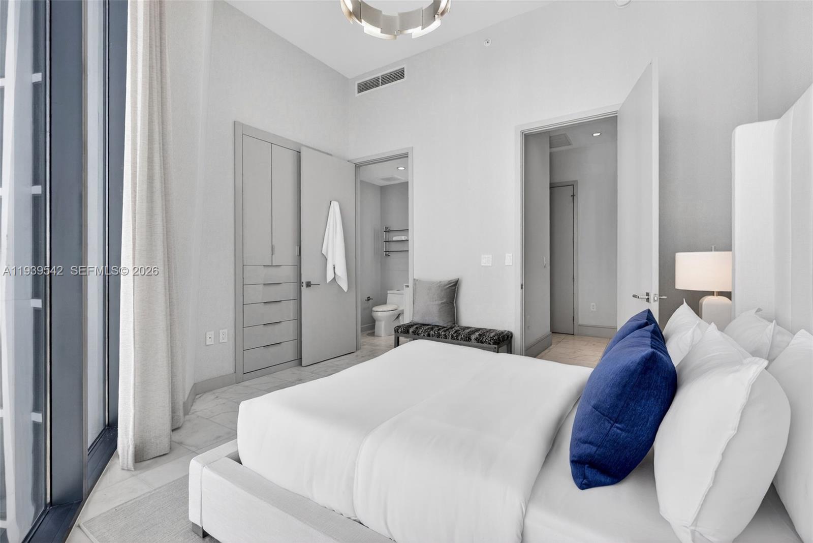 2821 S Bayshore Dr # 19B