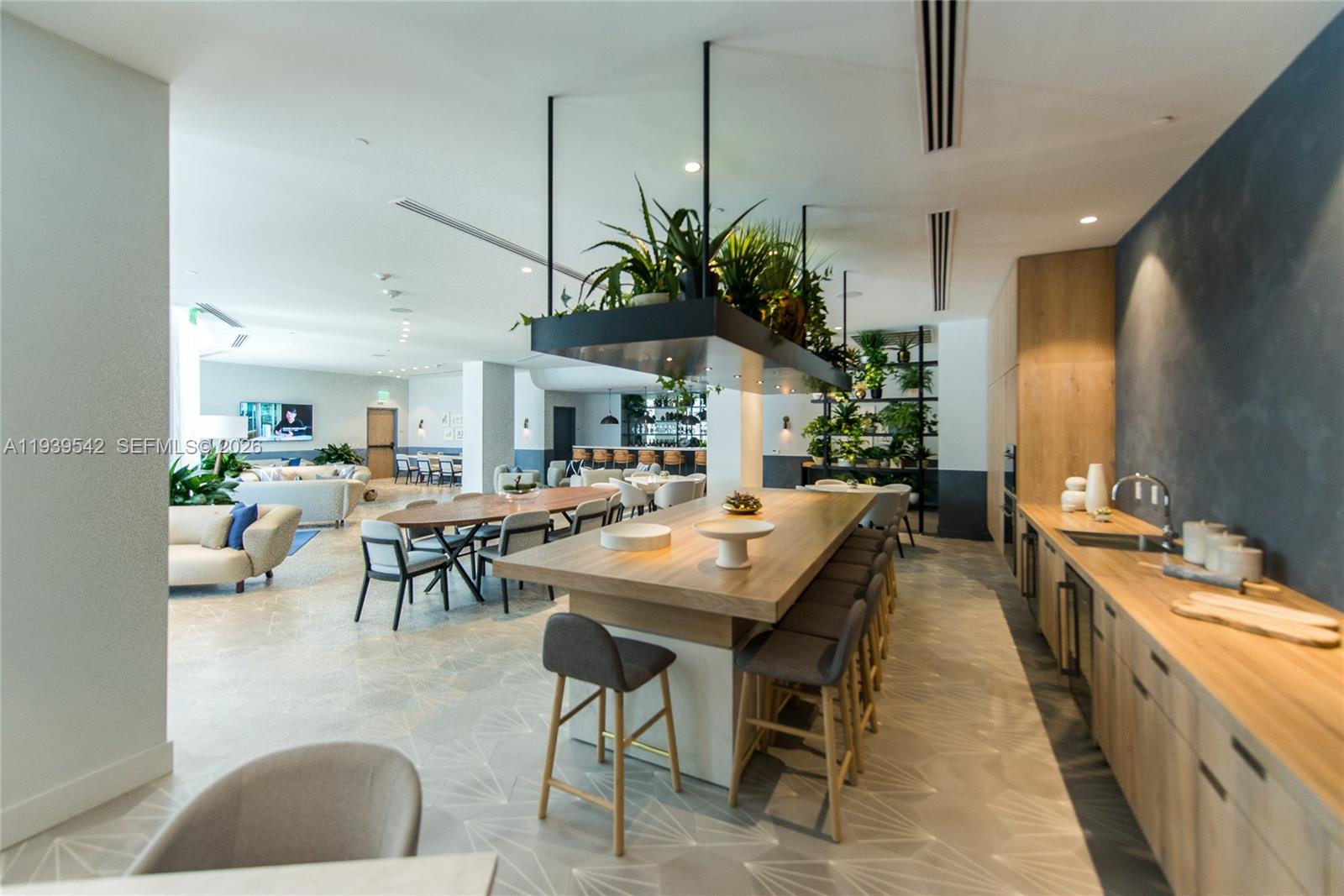 2821 S Bayshore Dr # 19B