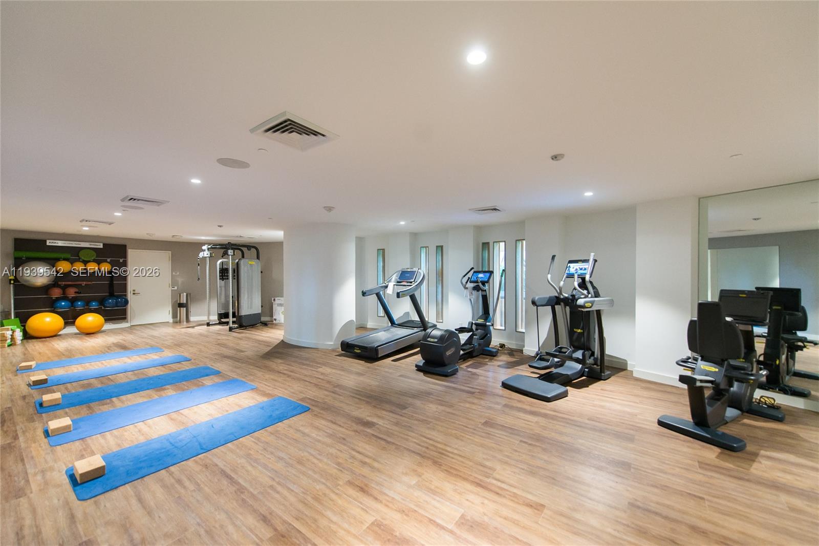 2821 S Bayshore Dr # 19B