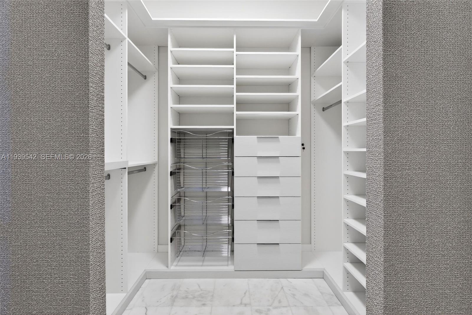 2821 S Bayshore Dr # 19B