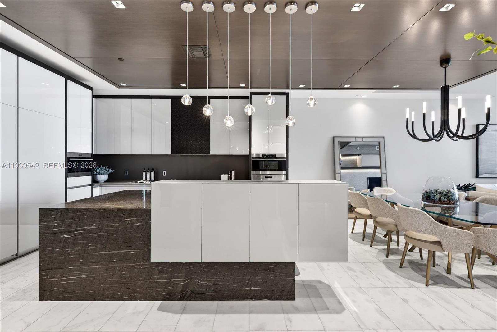 2821 S Bayshore Dr # 19B