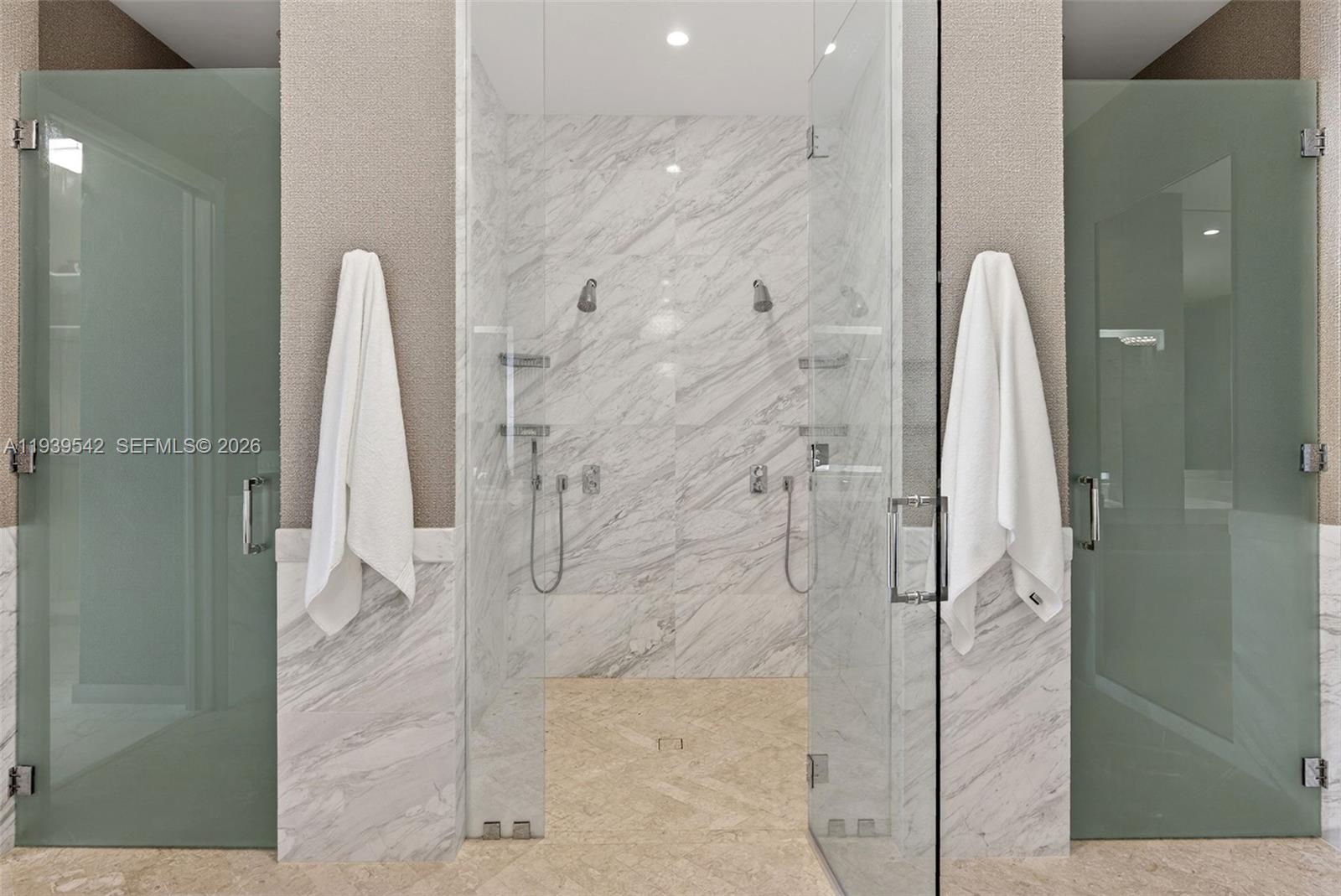 2821 S Bayshore Dr # 19B