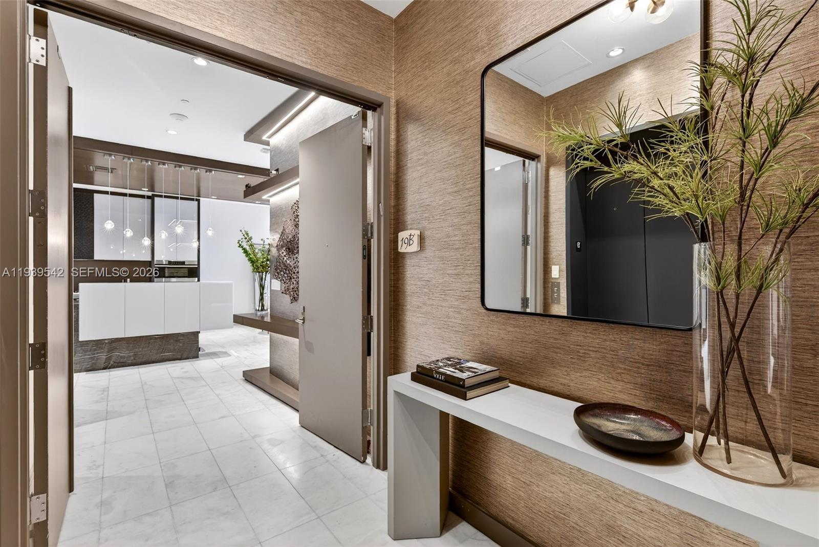 2821 S Bayshore Dr # 19B