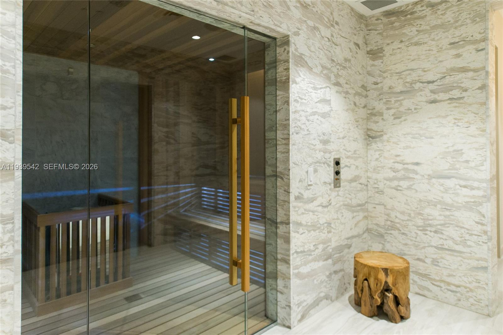 2821 S Bayshore Dr # 19B