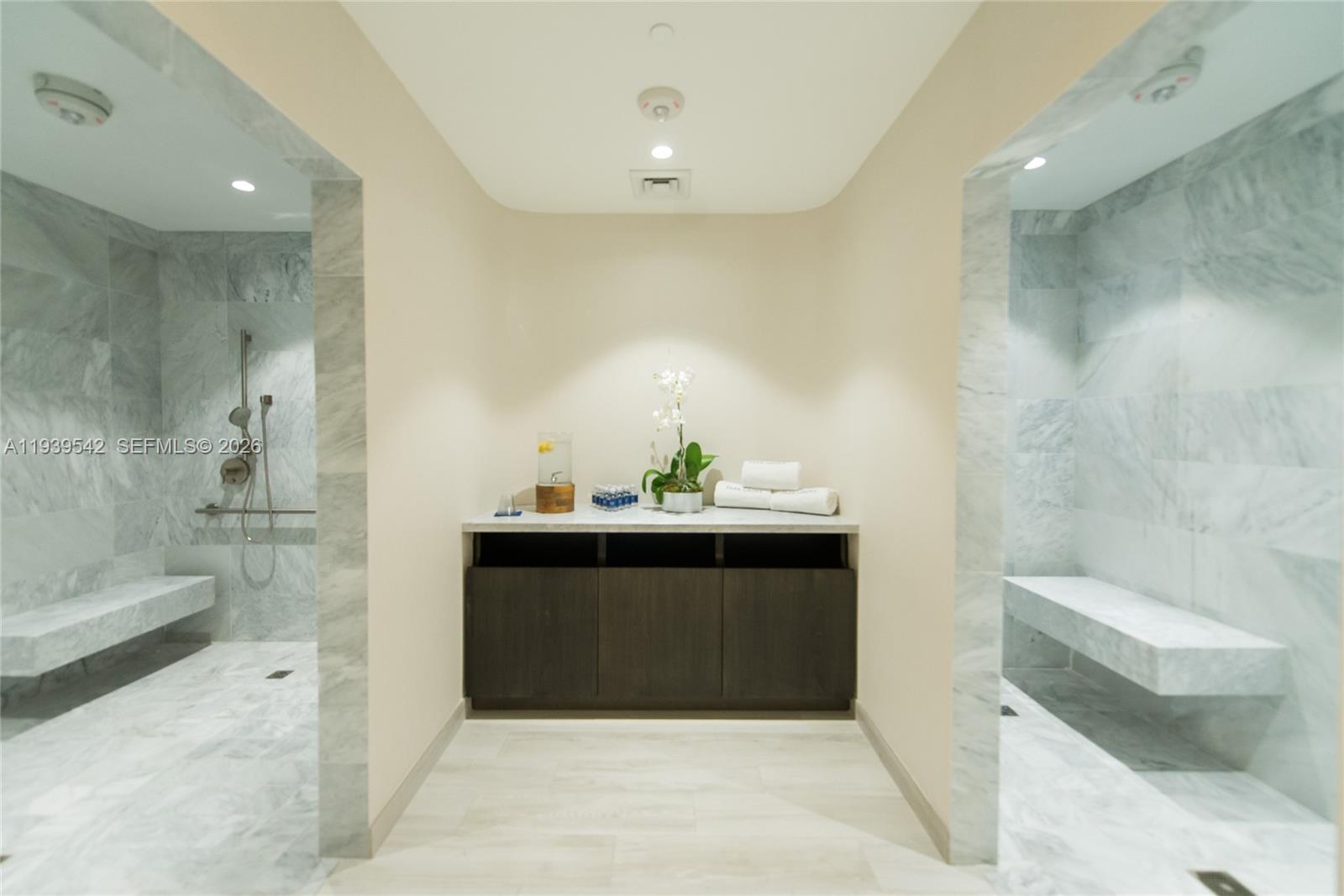 2821 S Bayshore Dr # 19B