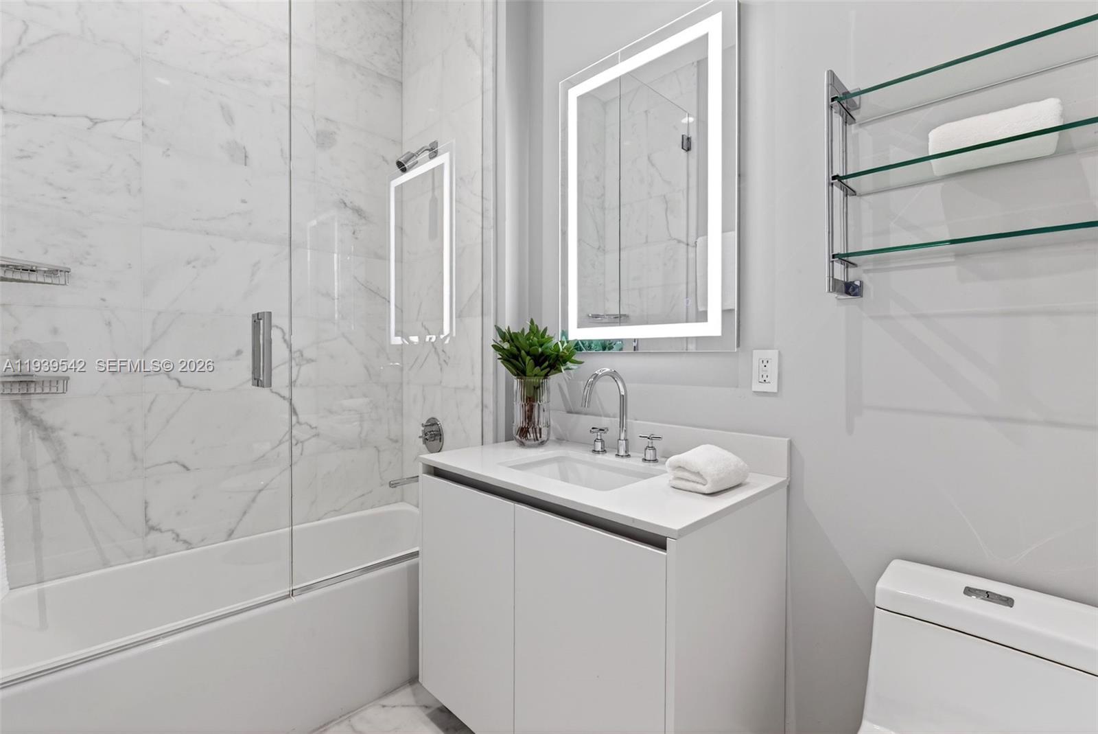 2821 S Bayshore Dr # 19B