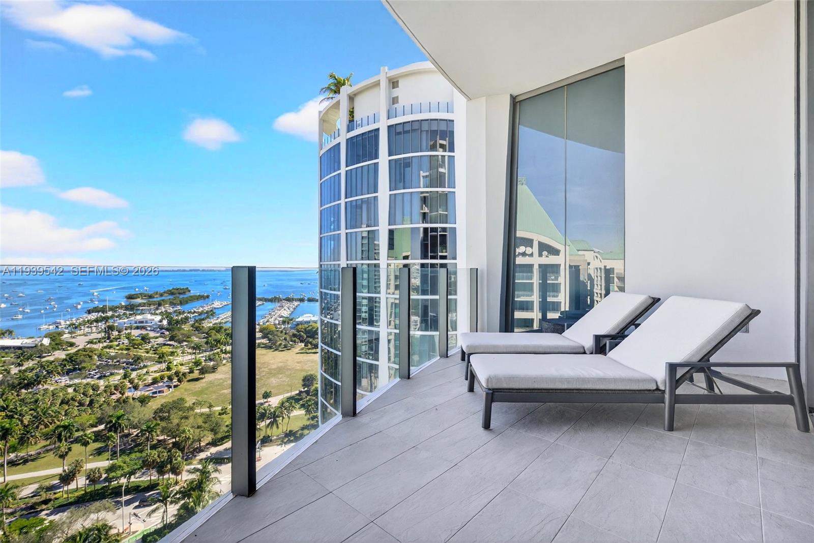 2821 S Bayshore Dr # 19B