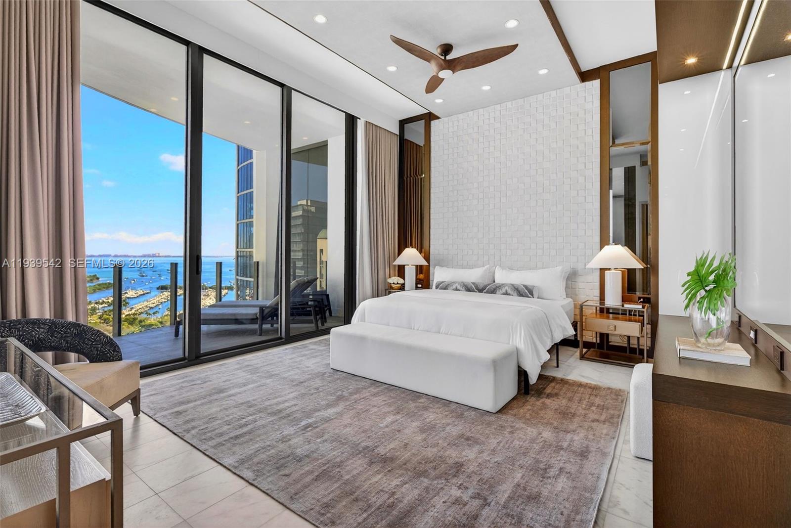 2821 S Bayshore Dr # 19B