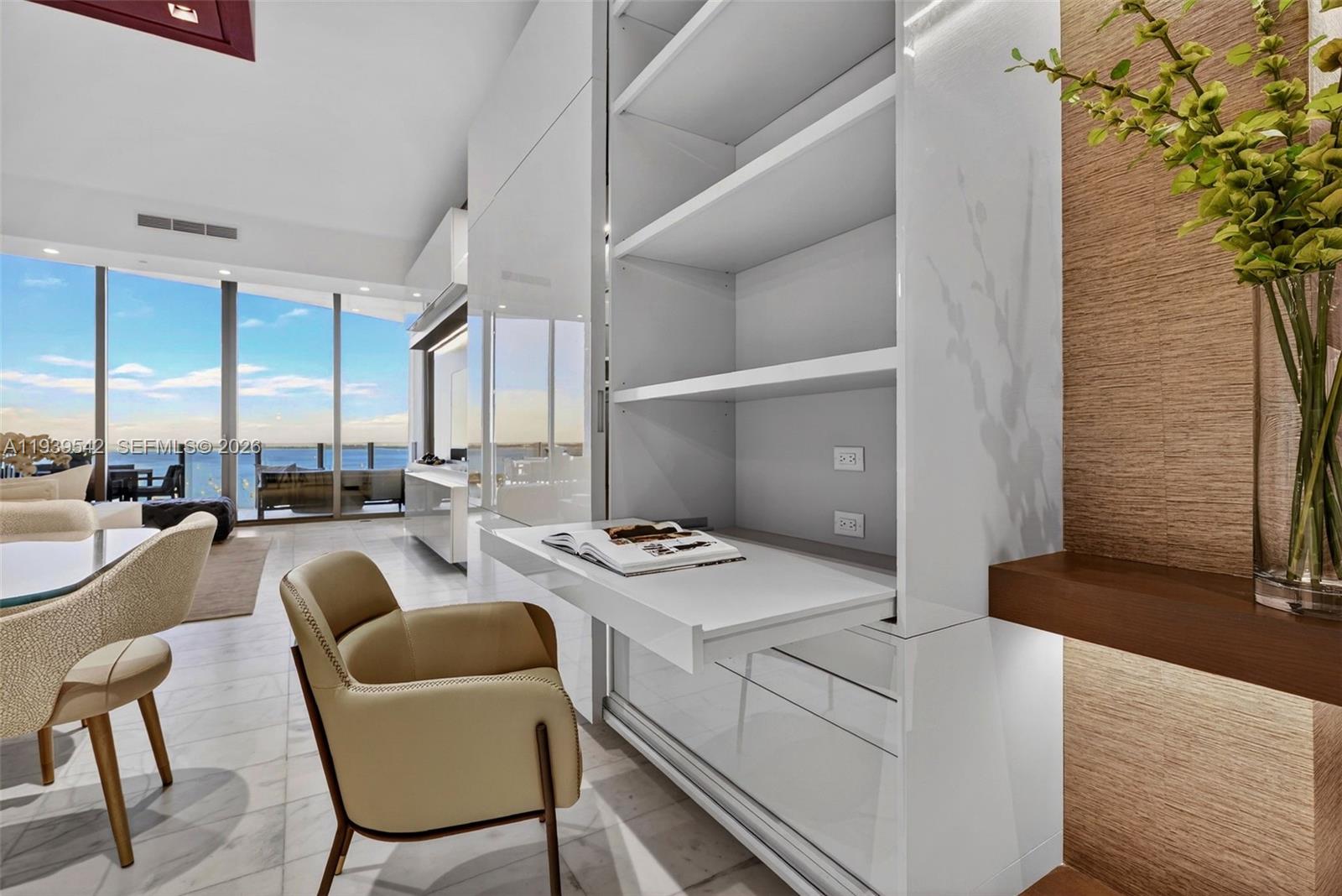 2821 S Bayshore Dr # 19B