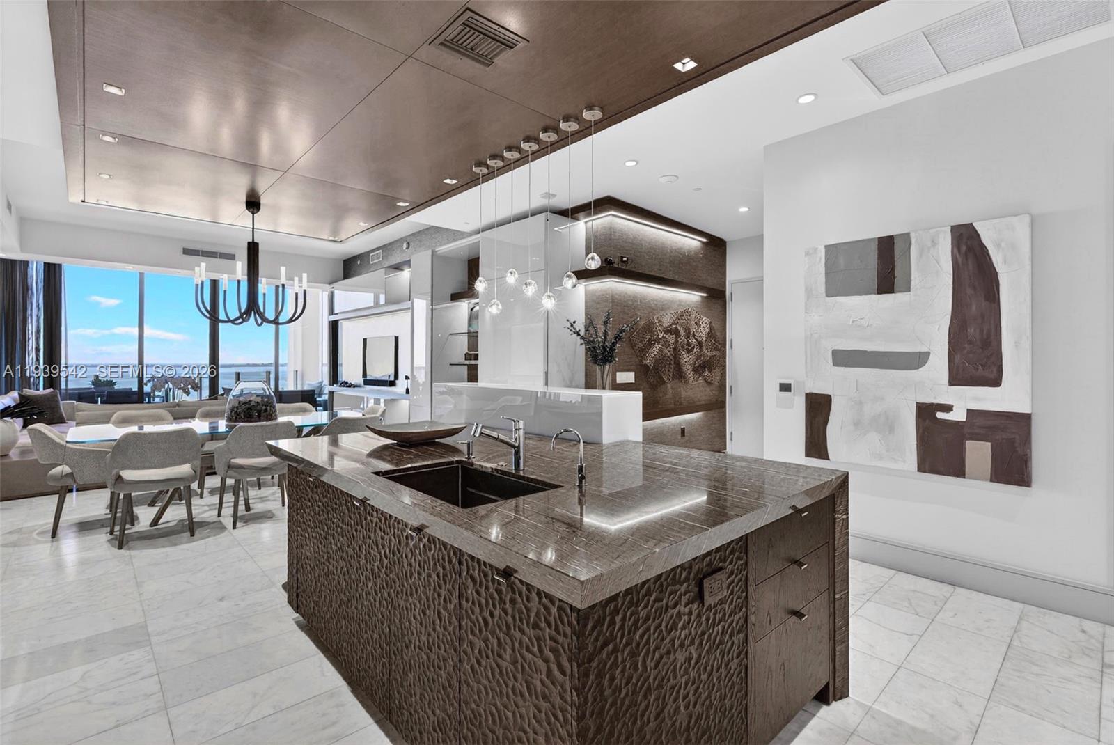 2821 S Bayshore Dr # 19B