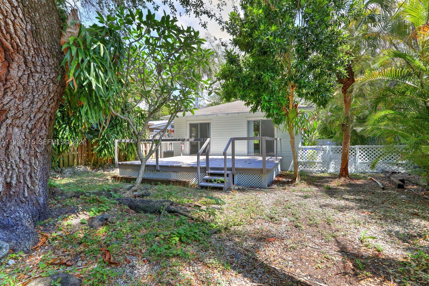 3660 Poinciana Ave