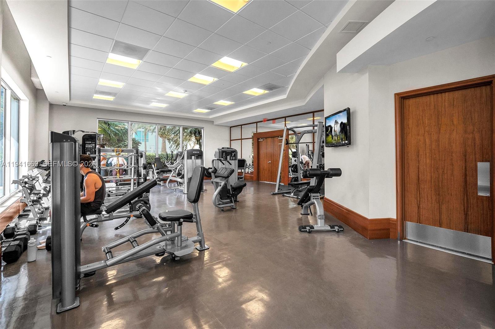 1050 Brickell Ave # 2418