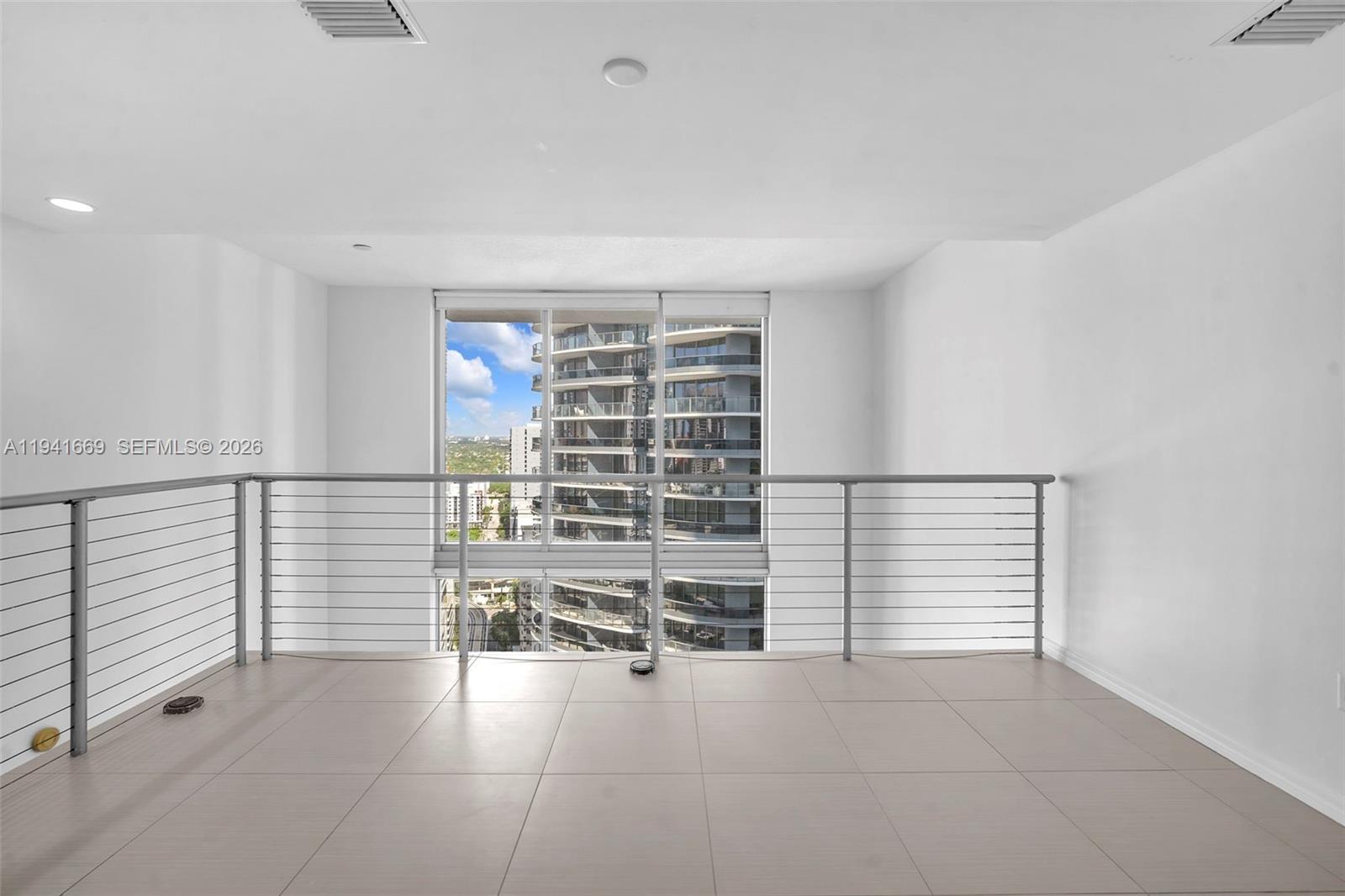 1050 Brickell Ave # 2418
