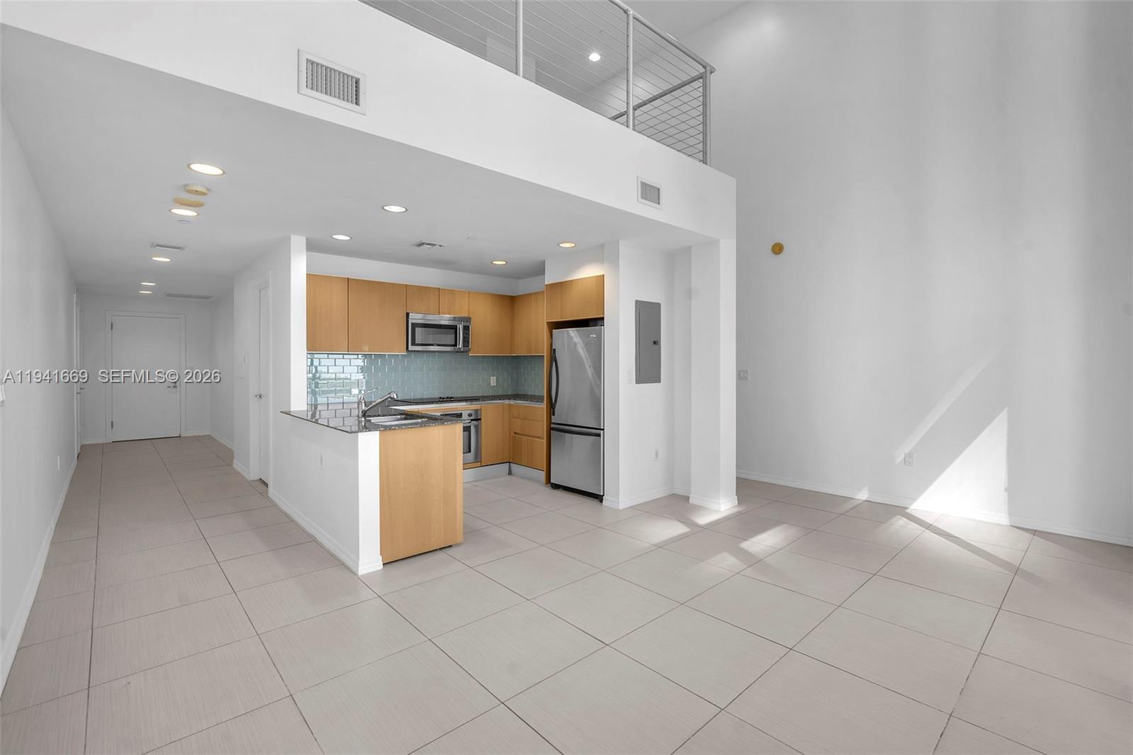 1050 Brickell Ave # 2418