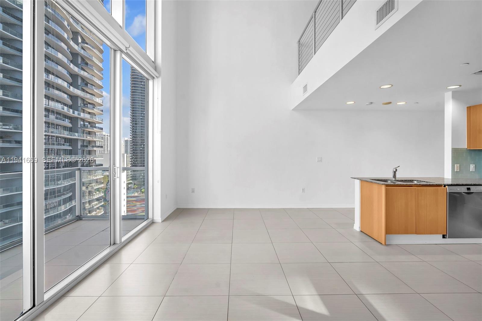 1050 Brickell Ave # 2418