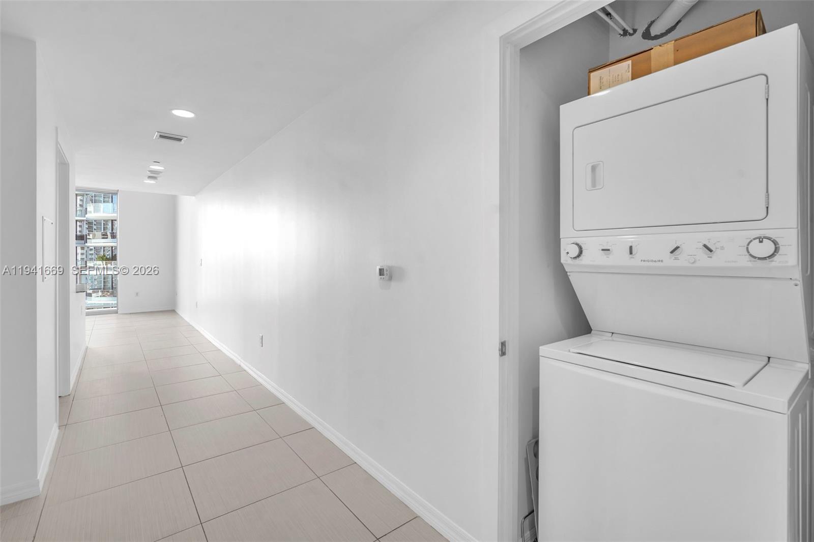 1050 Brickell Ave # 2418