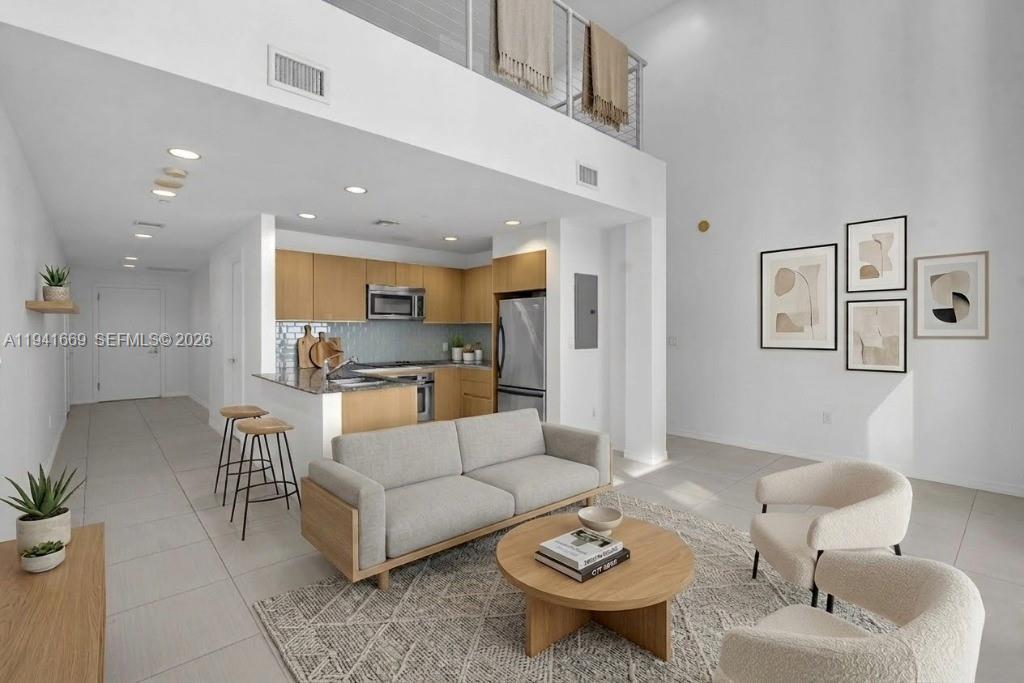 1050 Brickell Ave # 2418