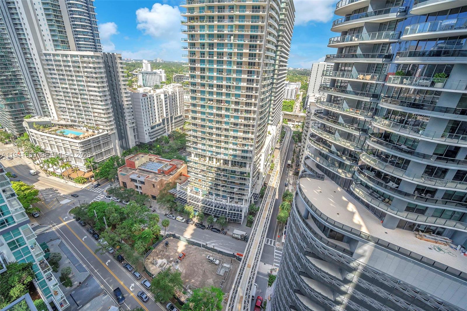1050 Brickell Ave # 2418