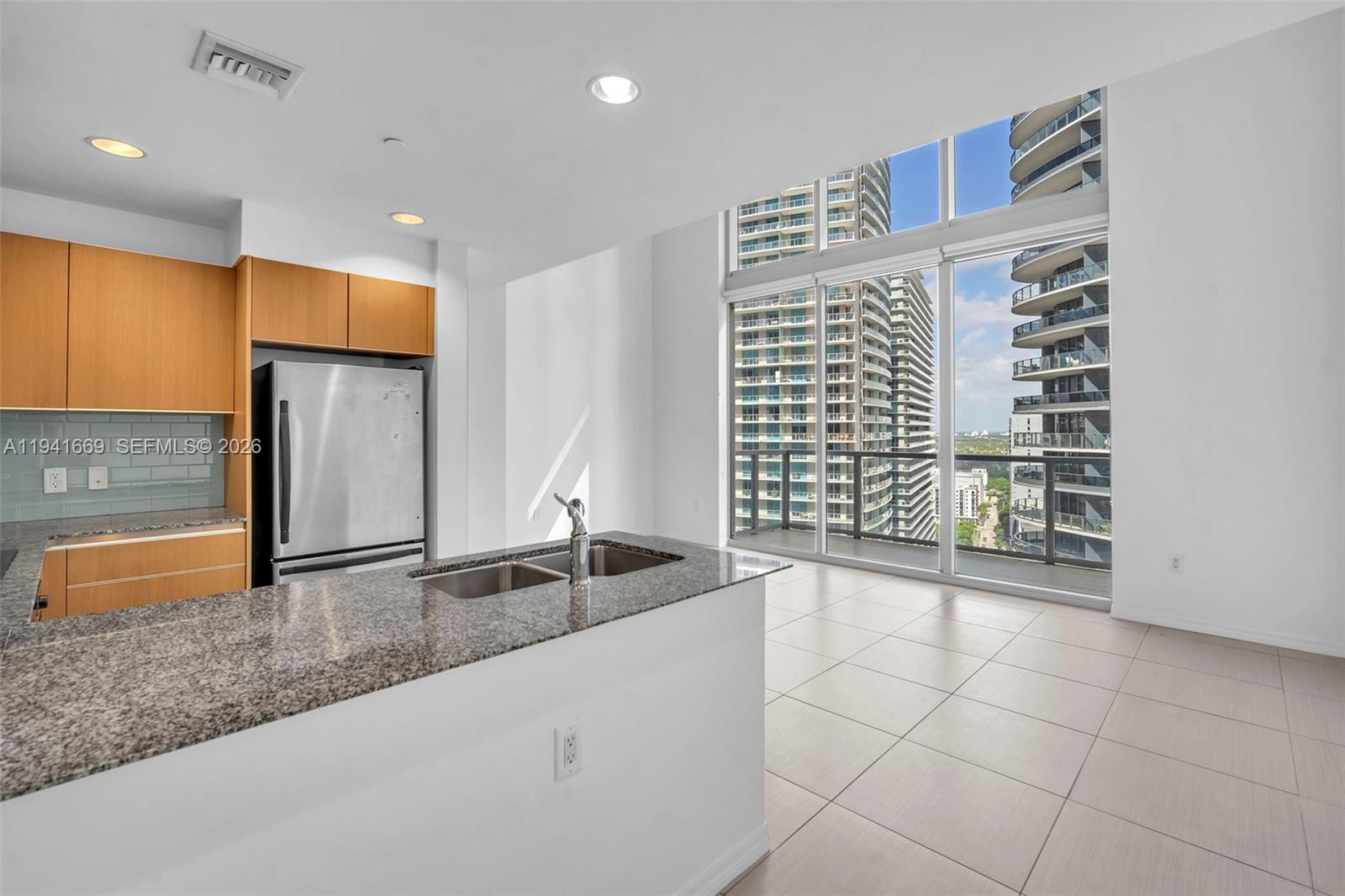 1050 Brickell Ave # 2418