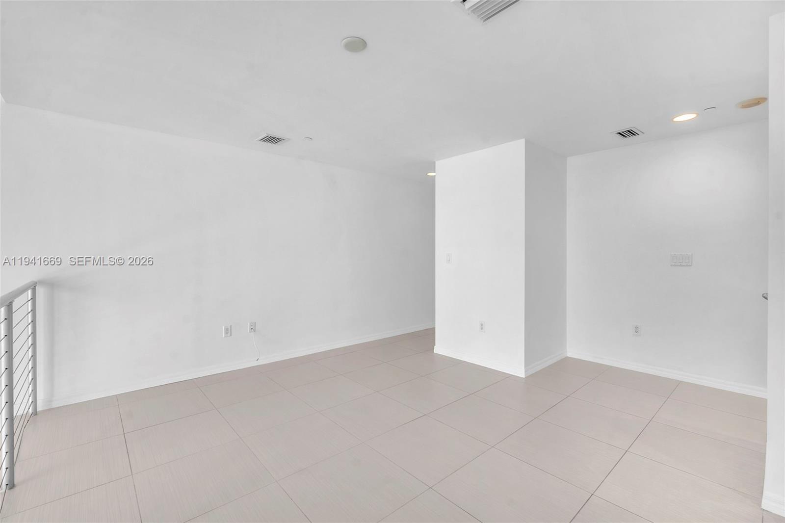 1050 Brickell Ave # 2418