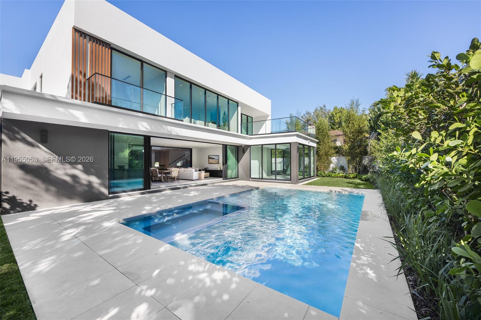 30 Samana Dr