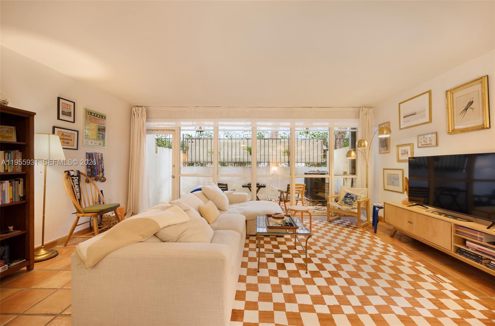 2666 Tigertail Ave # 111