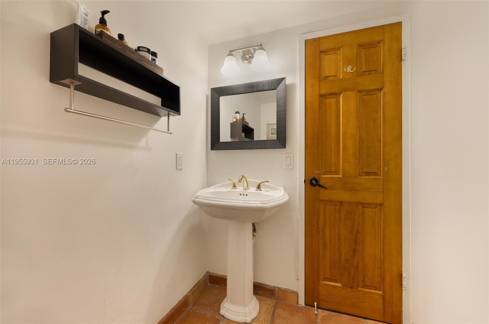 2666 Tigertail Ave # 111