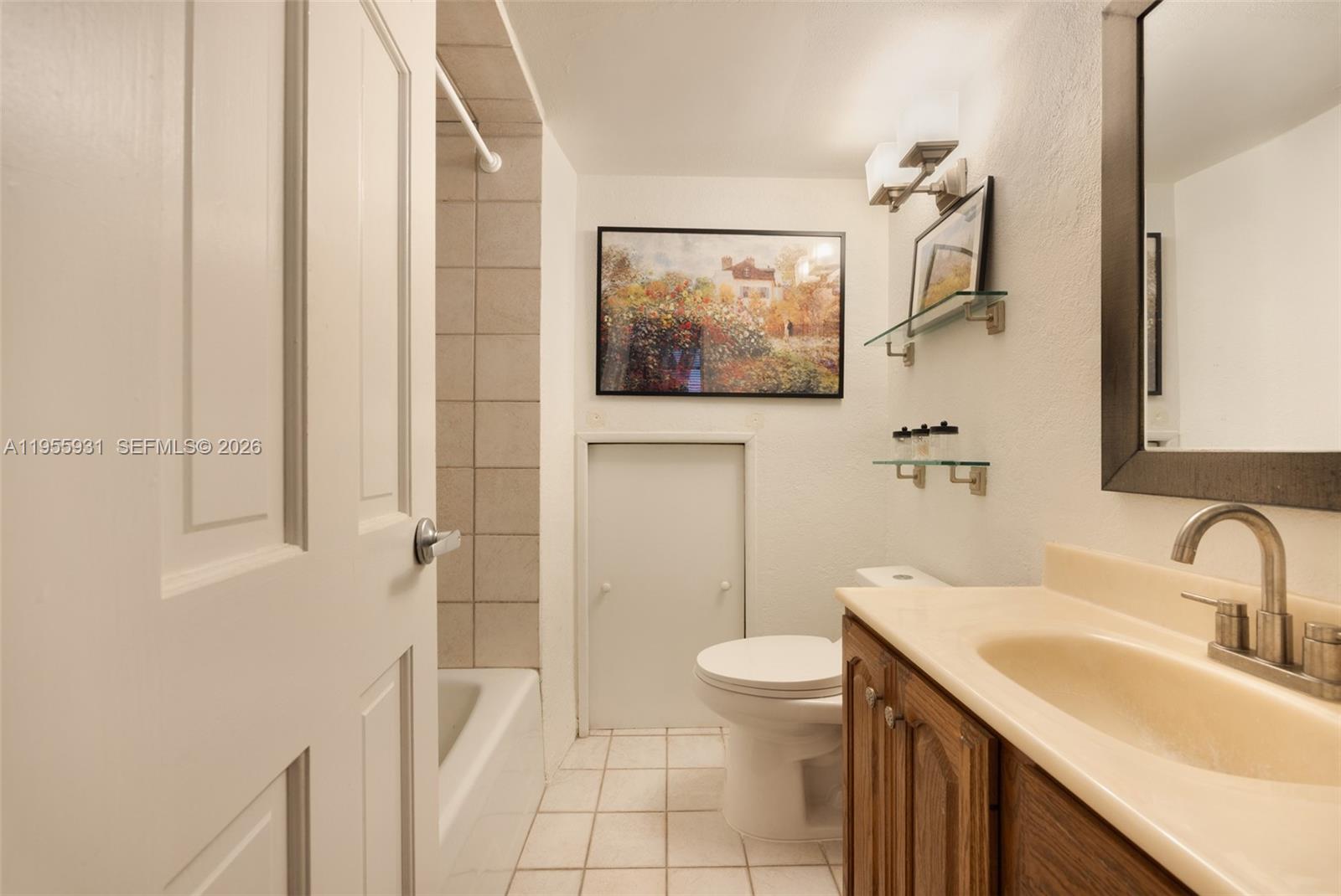 2666 Tigertail Ave # 111