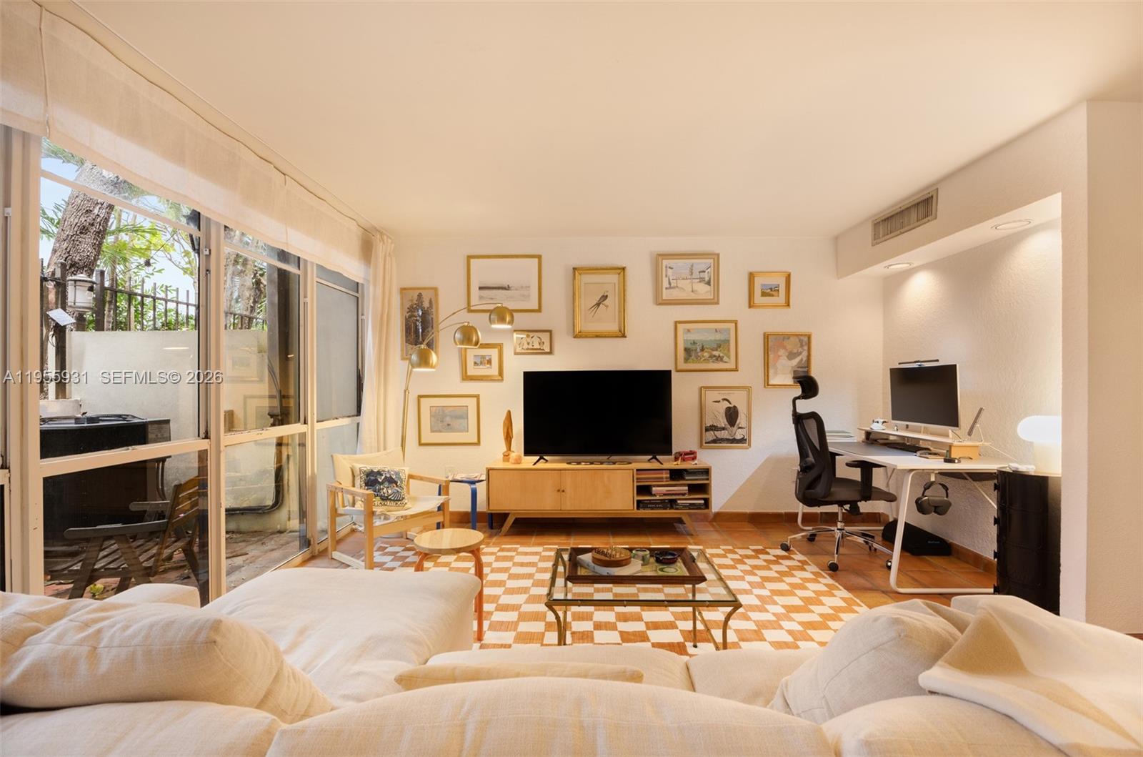 2666 Tigertail Ave # 111