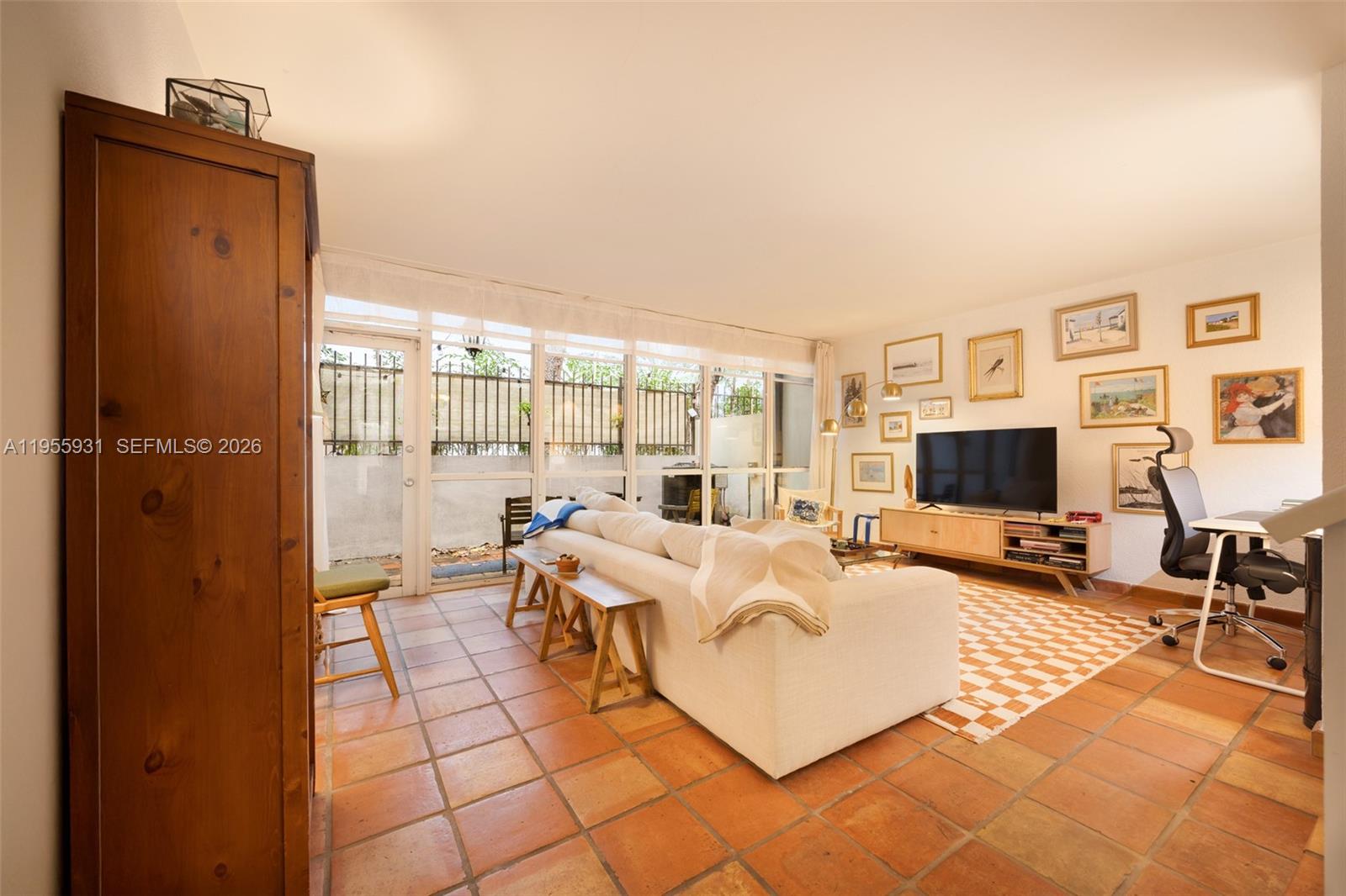 2666 Tigertail Ave # 111