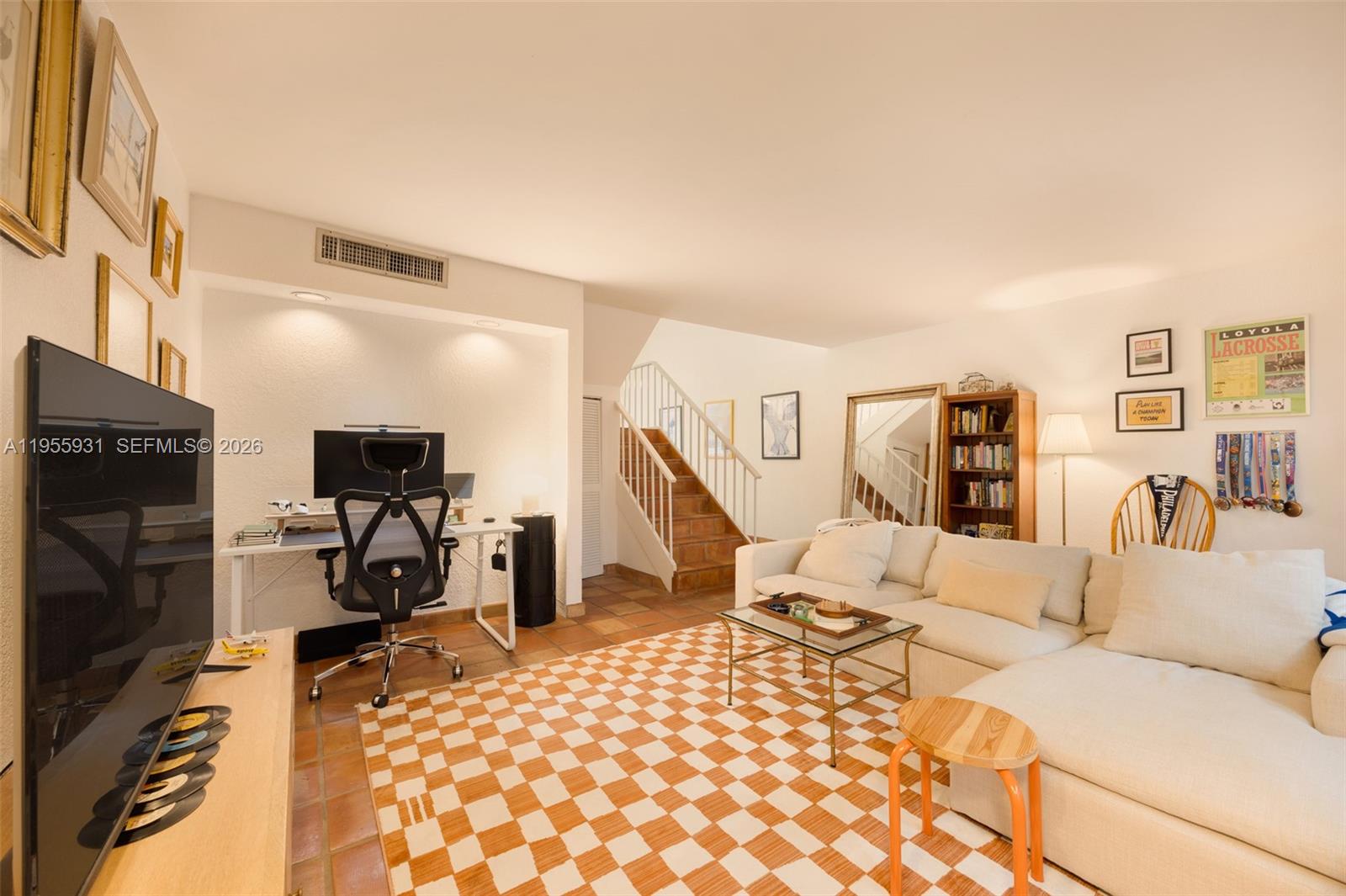 2666 Tigertail Ave # 111