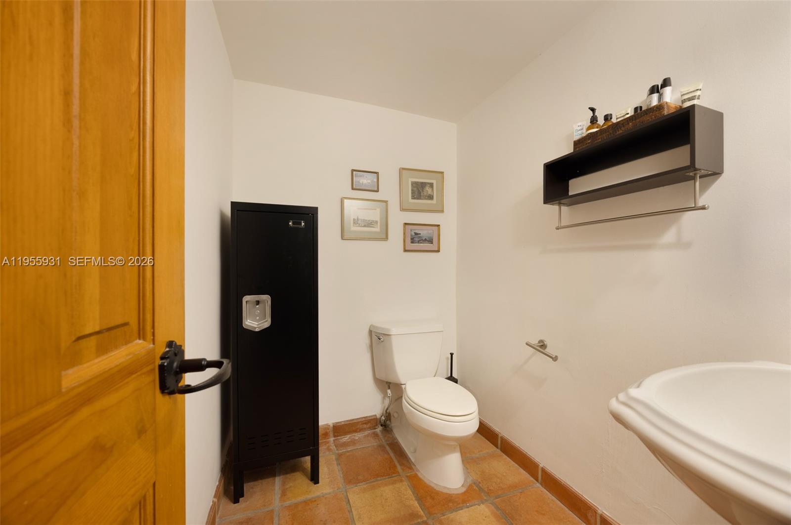 2666 Tigertail Ave # 111