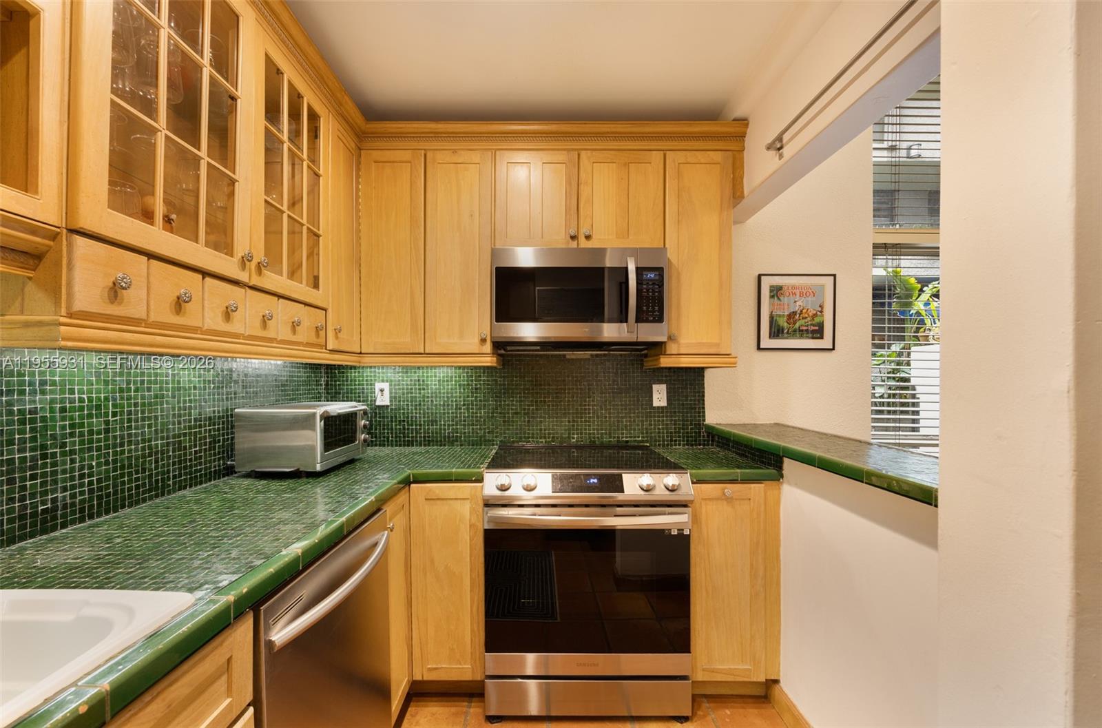 2666 Tigertail Ave # 111