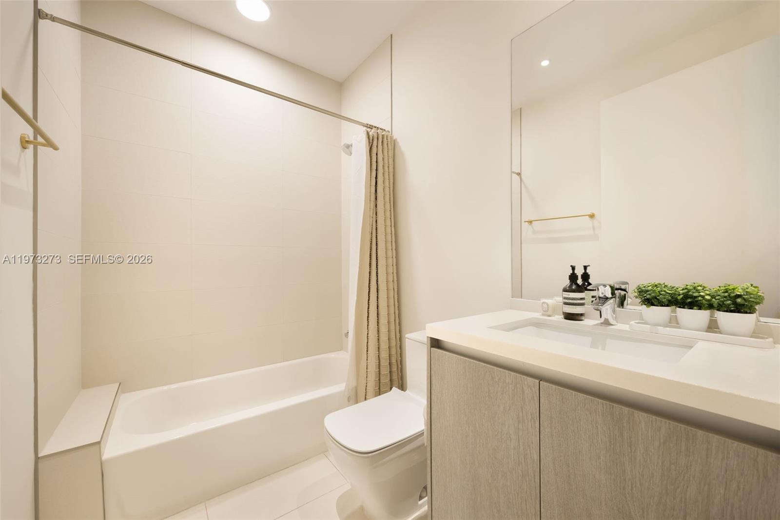 3156 SW 27th Ave # 305