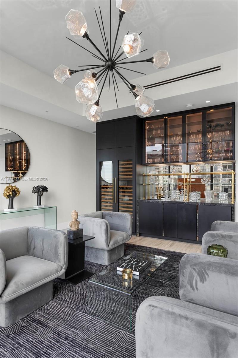 2821 S Bayshore Dr # 8A