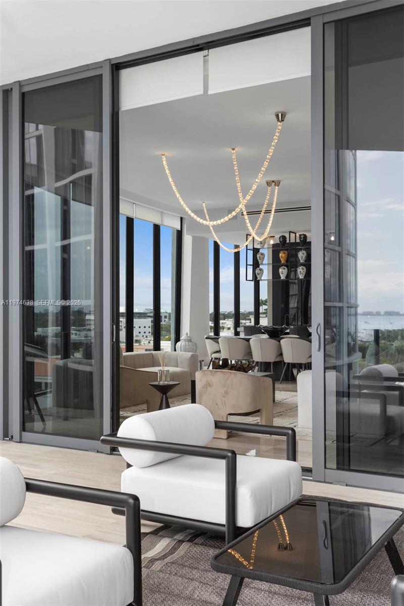 2821 S Bayshore Dr # 8A