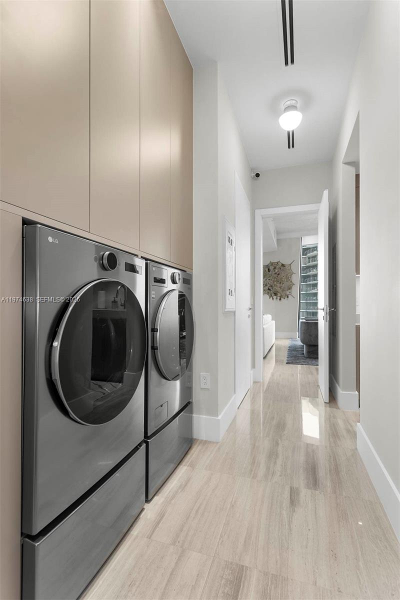 2821 S Bayshore Dr # 8A