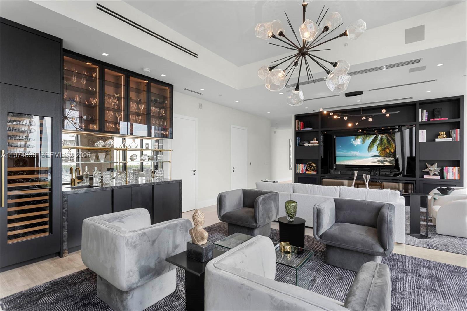 2821 S Bayshore Dr # 8A